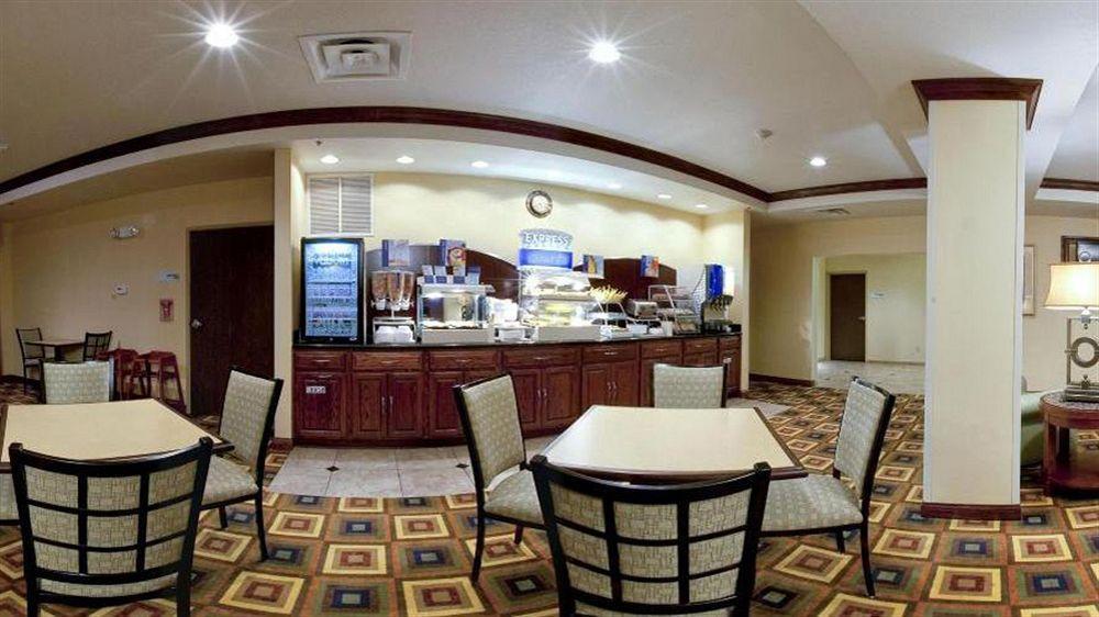 Holiday Inn Express Childress By Ihg Esterno foto